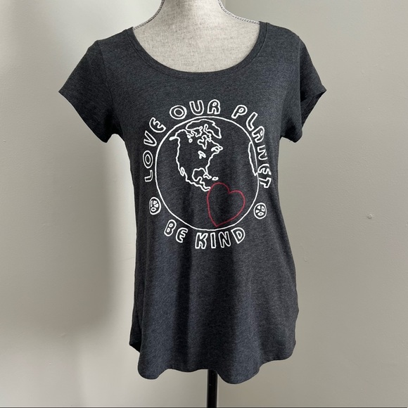 Lucky Brand Tee Love Our Planet Be Kind Tee Soft Graphic T-Shirt Top Grey Medium - Picture 4 of 15